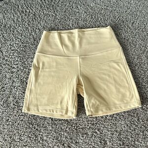 Lululemon Align High-rise shorts, 6” - size 8 - in Prosecco